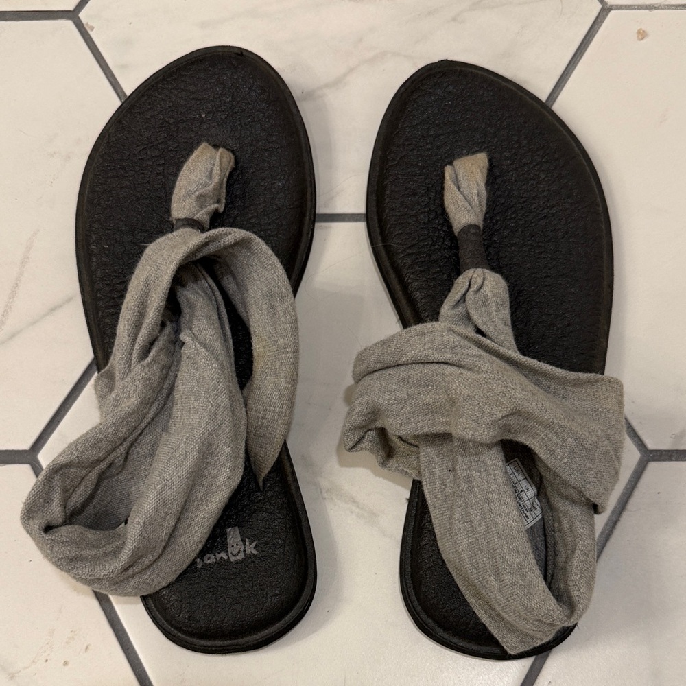 Sanuk Black and Gray Women's Sandals